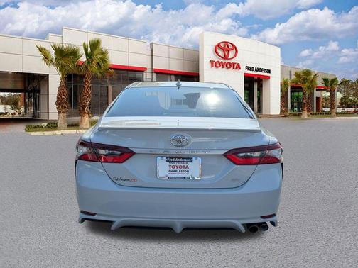 Ice Edge 2024 Toyota Camry SE