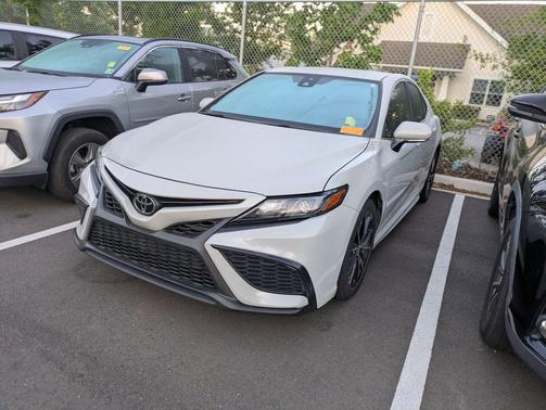 Ice Edge 2024 Toyota Camry SE