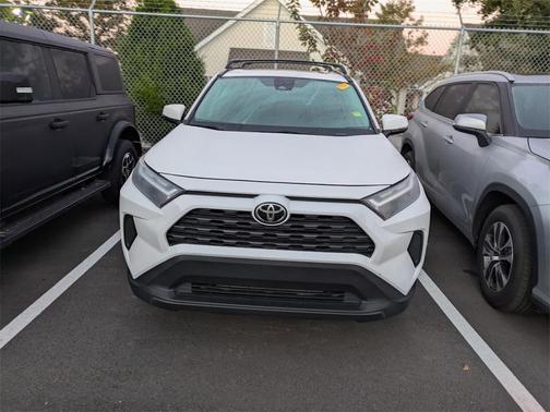 2022 Toyota RAV4 XLE