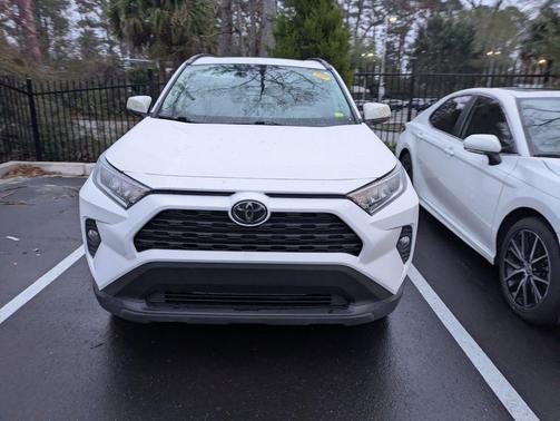 2020 Toyota RAV4 XLE Premium