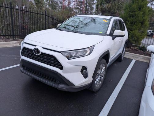 2020 Toyota RAV4 XLE Premium