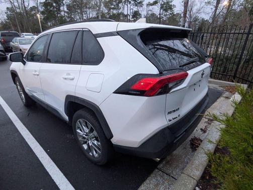 2020 Toyota RAV4 XLE Premium