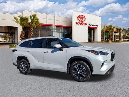 2024 Toyota Highlander Hybrid XLE