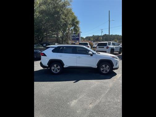 2025 Toyota RAV4 Hybrid LE