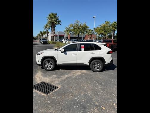 2025 Toyota RAV4 Hybrid LE