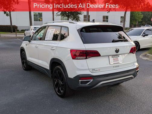 Pure White 2022 Volkswagen Taos 1.5T SE
