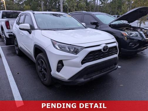2020 Toyota RAV4 XLE
