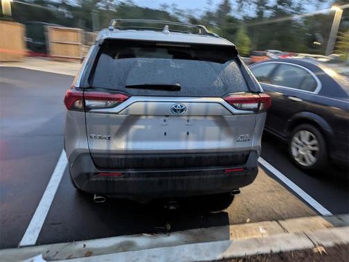 2021 Toyota RAV4 Hybrid XLE Premium