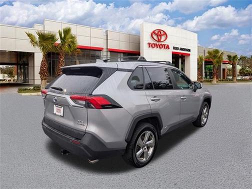 2021 Toyota RAV4 Hybrid XLE Premium