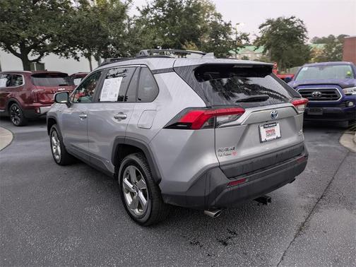2021 Toyota RAV4 Hybrid XLE Premium