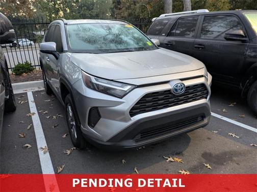 2022 Toyota RAV4 Hybrid XLE