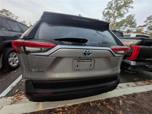 2022 Toyota RAV4 Hybrid XLE