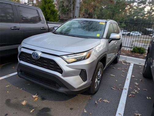 2022 Toyota RAV4 Hybrid XLE