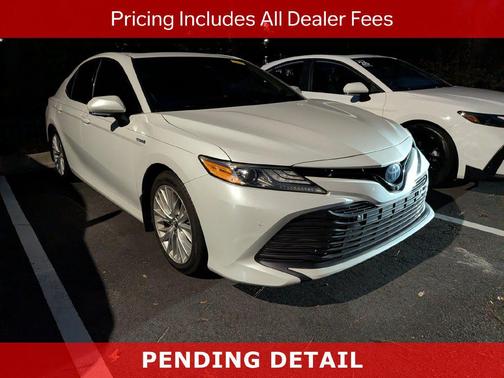 Wind Chill Pearl 2018 Toyota Camry Hybrid XLE