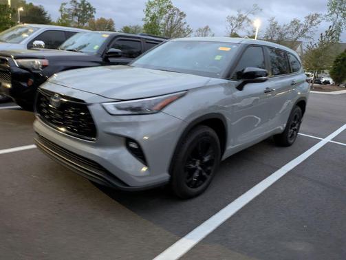 Cement 2024 Toyota Highlander Hybrid LE