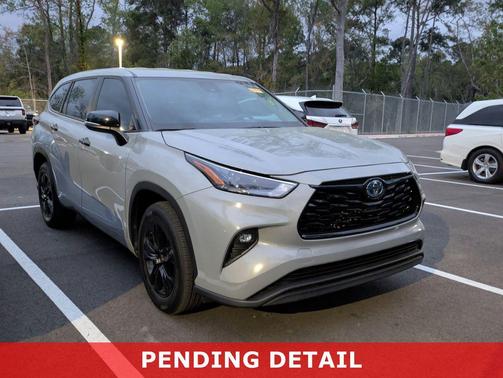 Cement 2024 Toyota Highlander Hybrid LE