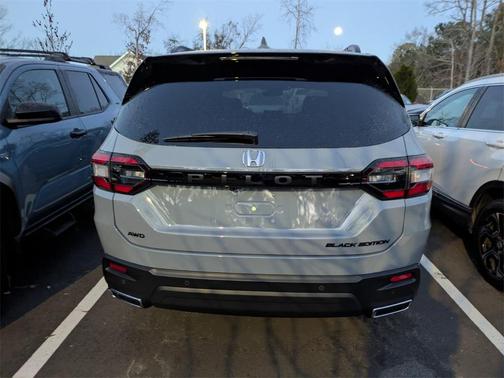 2025 Honda Pilot Black Edition