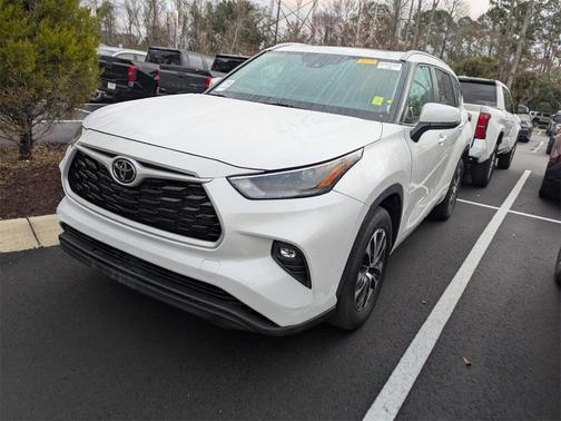2023 Toyota Highlander XLE