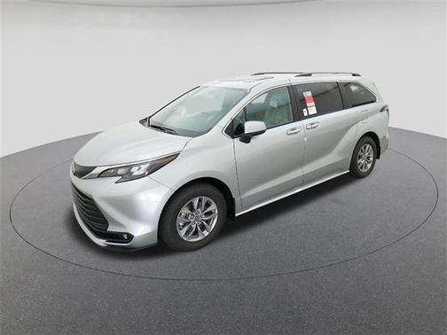 2025 Toyota Sienna XLE