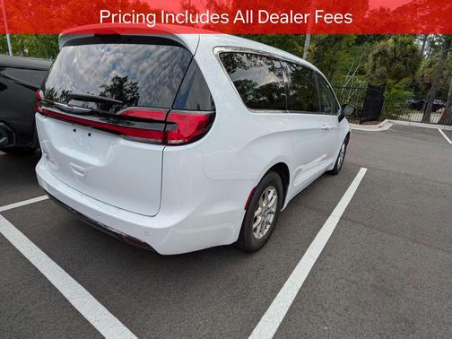 Bright White Clearcoat 2024 Chrysler Pacifica Touring L