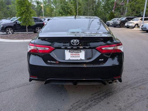 2020 Toyota Camry SE