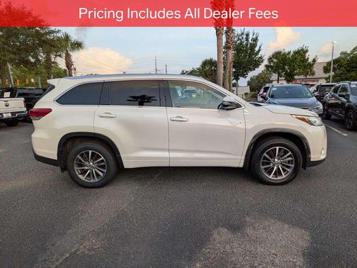 Blizzard Pearl 2017 Toyota Highlander Hybrid XLE