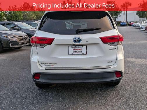 Blizzard Pearl 2017 Toyota Highlander Hybrid XLE
