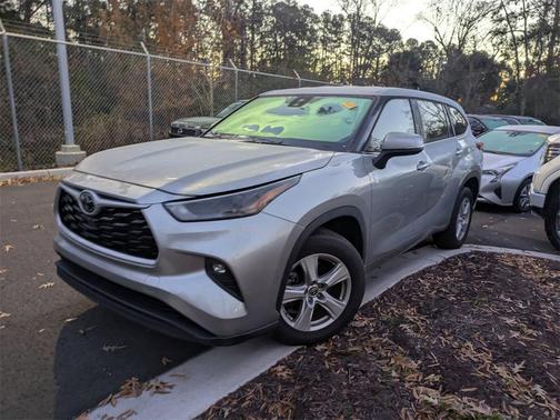 2023 Toyota Highlander LE