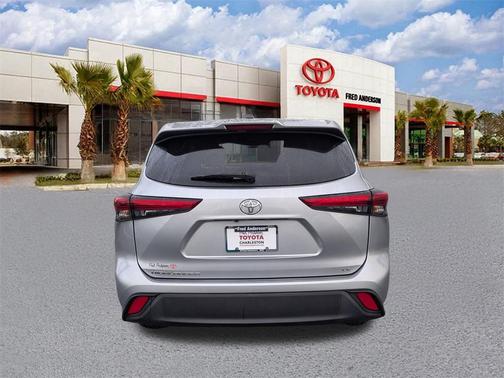 2023 Toyota Highlander LE