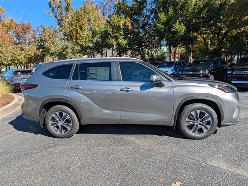 2026 Toyota Highlander XLE