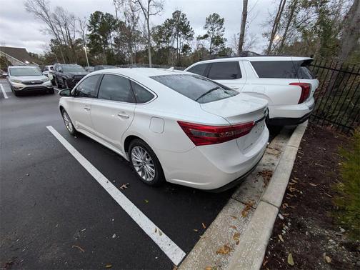 2018 Toyota Avalon Hybrid Limited