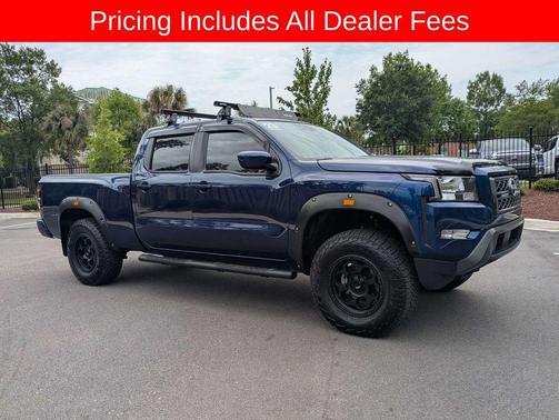 Deep Blue Pearl 2023 Nissan Frontier SV