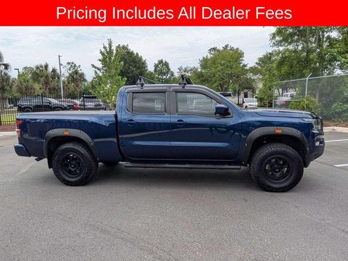 Deep Blue Pearl 2023 Nissan Frontier SV