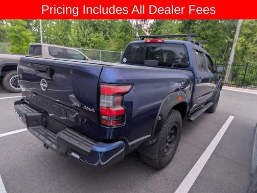 Deep Blue Pearl 2023 Nissan Frontier SV
