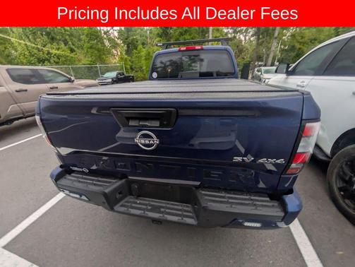 Deep Blue Pearl 2023 Nissan Frontier SV