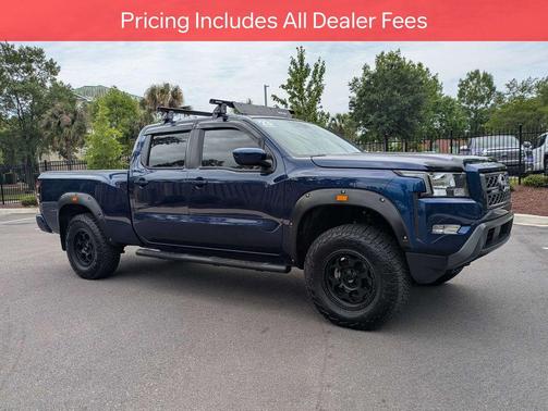 Deep Blue Pearl 2023 Nissan Frontier SV
