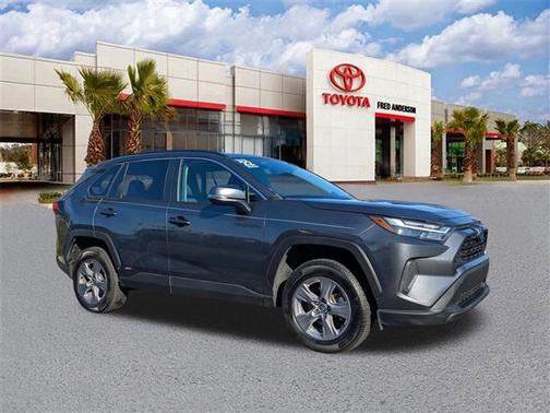 2022 Toyota RAV4 Hybrid XLE