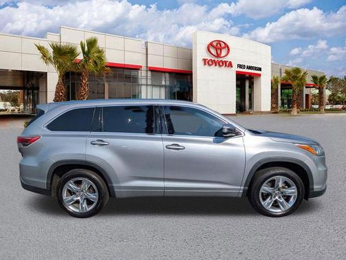 Silver Sky Metallic 2016 Toyota Highlander Limited Platinum