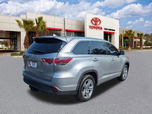 Silver Sky Metallic 2016 Toyota Highlander Limited Platinum