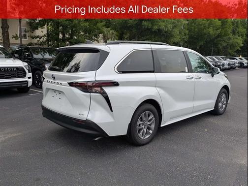 Wind Chill Pearl 2026 Toyota Sienna XLE