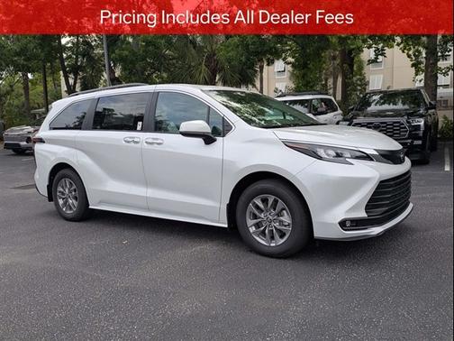 Wind Chill Pearl 2026 Toyota Sienna XLE