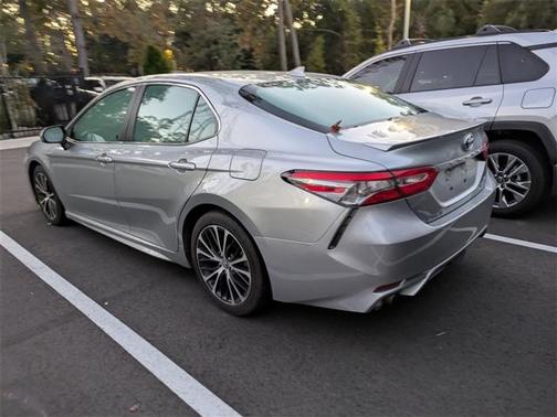 2019 Toyota Camry Hybrid SE