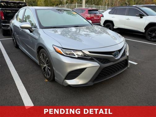 2019 Toyota Camry Hybrid SE