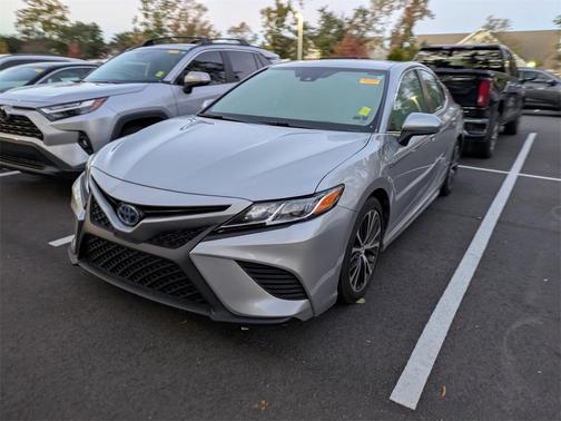 2019 Toyota Camry Hybrid SE