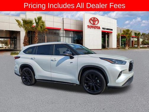 Wind Chill Pearl 2023 Toyota Highlander XLE