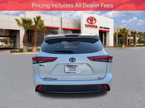 Wind Chill Pearl 2023 Toyota Highlander XLE