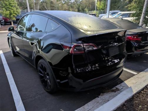 2022 Tesla Model Y Long Range Dual Motor All-Wheel Drive