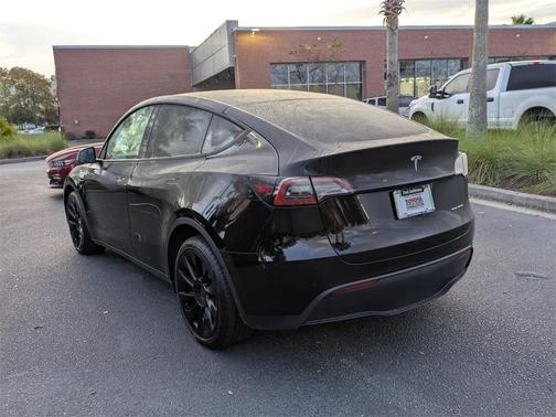 2022 Tesla Model Y Long Range Dual Motor All-Wheel Drive