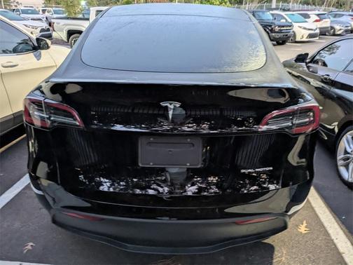 2022 Tesla Model Y Long Range Dual Motor All-Wheel Drive