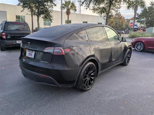 2022 Tesla Model Y Long Range Dual Motor All-Wheel Drive